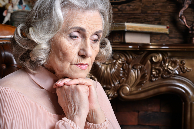 Helping Seniors Navigate the Grieving Process: A Guide to Supportive Resources